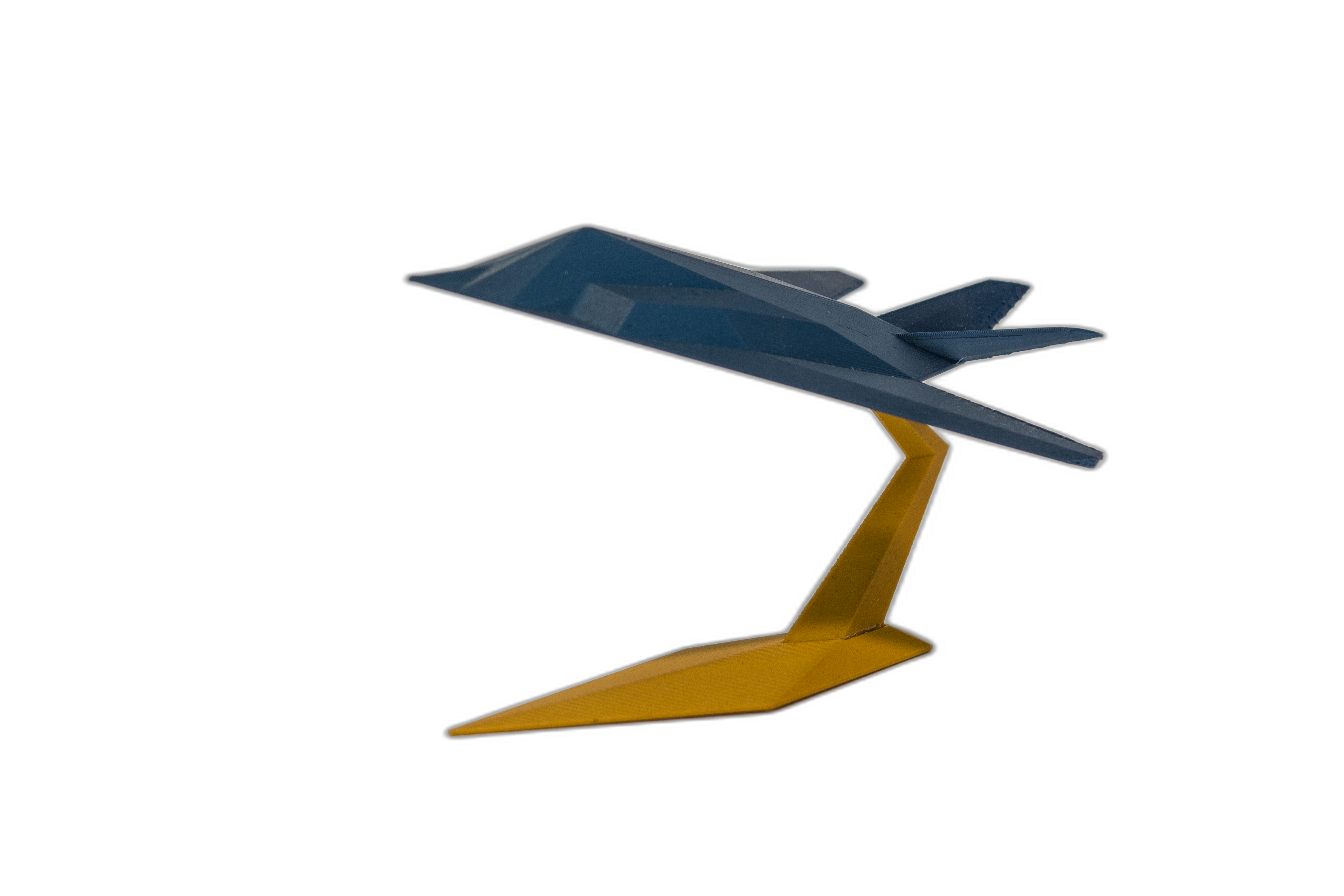 Avion Stealth – Miniatură Geometrică pe Suport