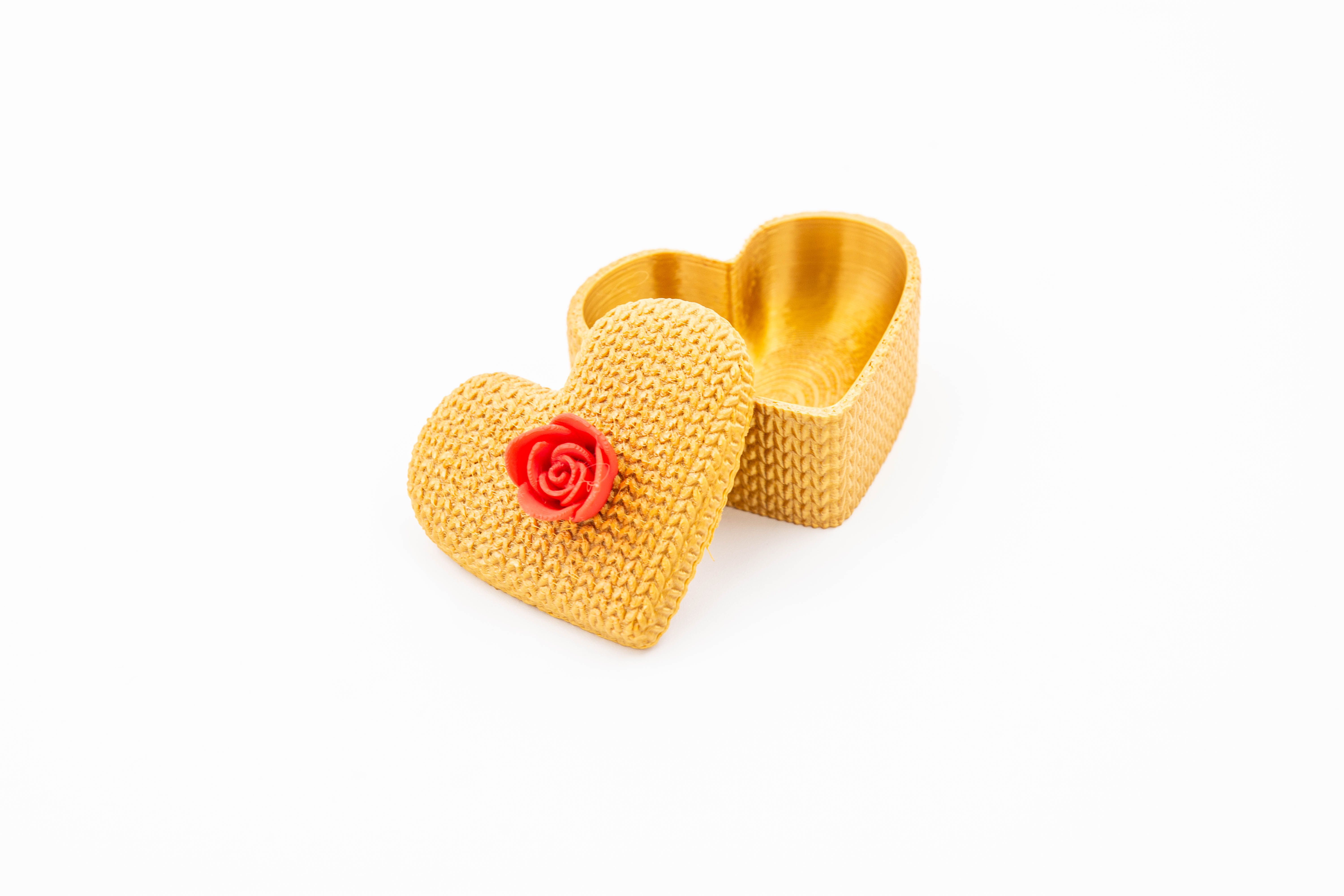 Cutie Inimă Auriu Texturat cu Trandafir