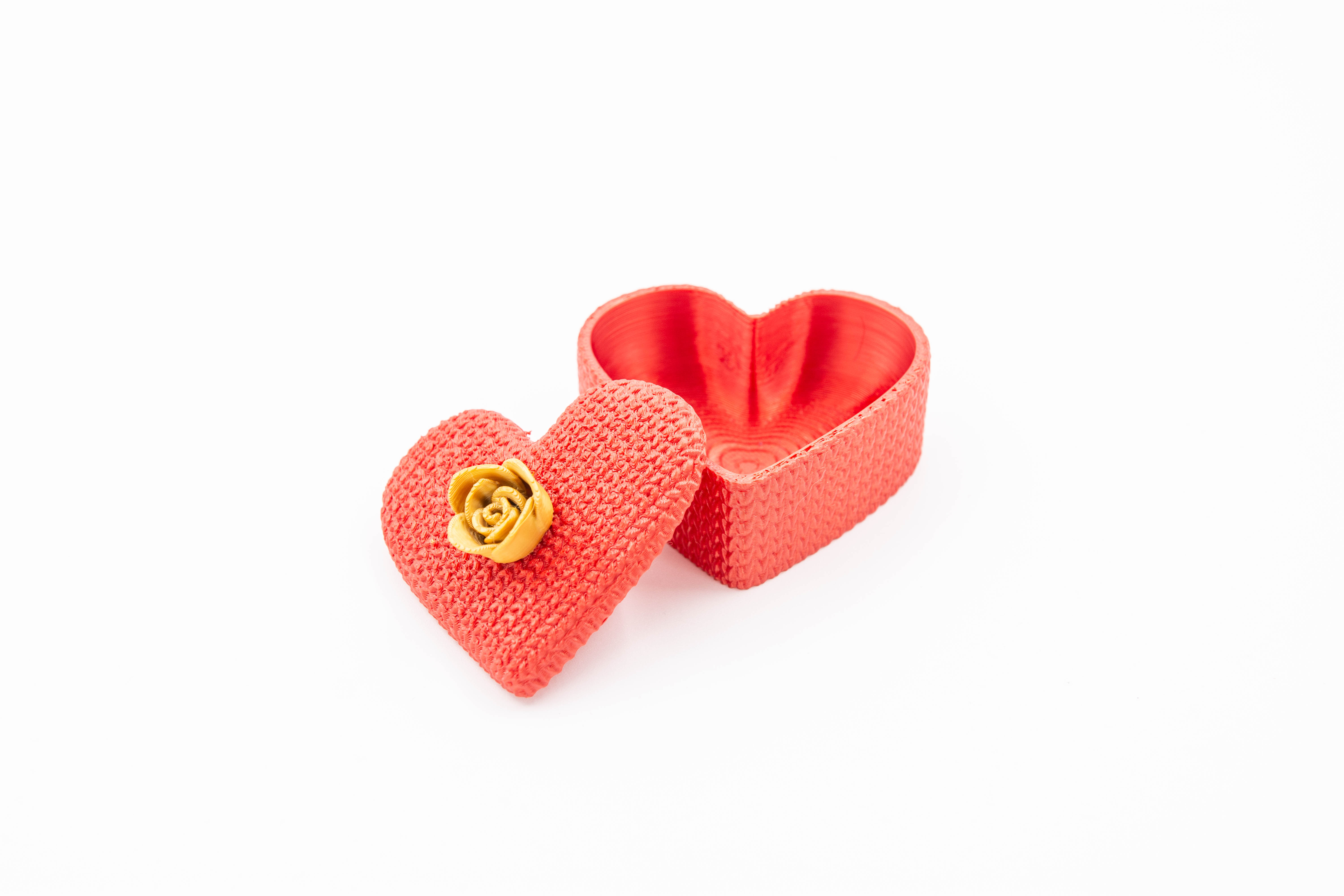 Cutie Inimă Coral cu Floare Aurie